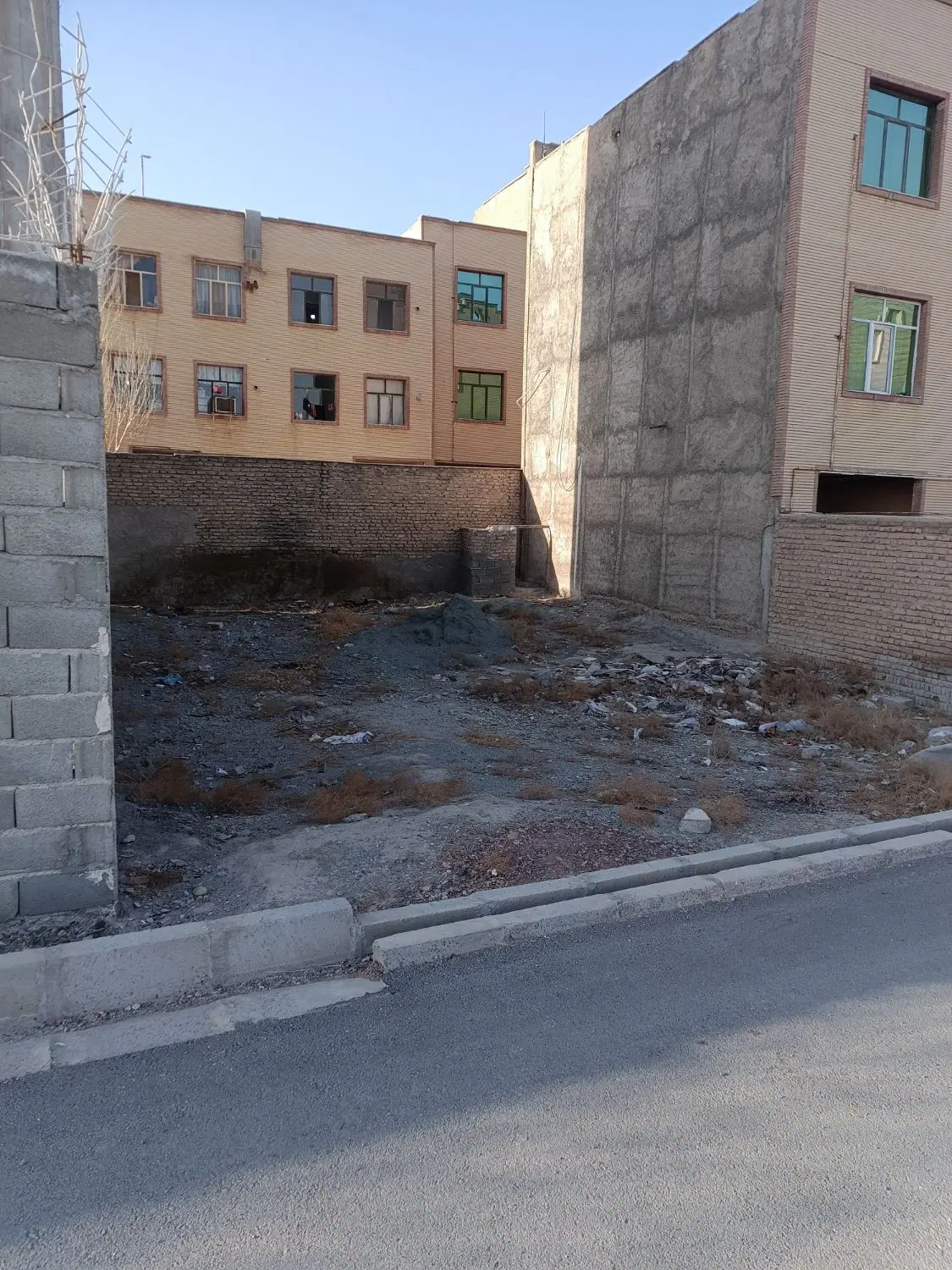 زمین ۲۰۰متری بابر۱۱ شمالی