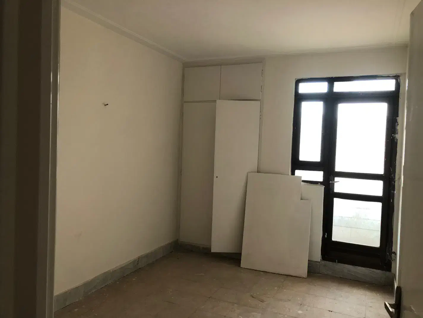 ۱۱۰ متر دو خواب مجتمع بهارستان