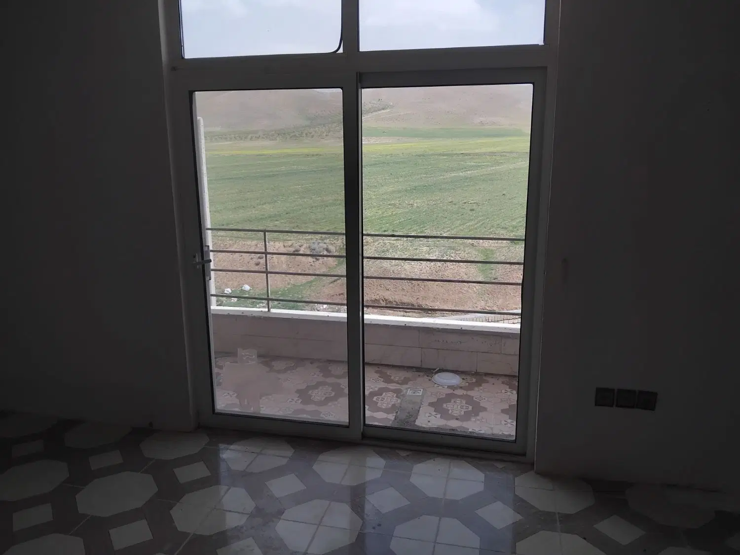 منزل مسکونی ۳ طبقه دوبر پیربلوط