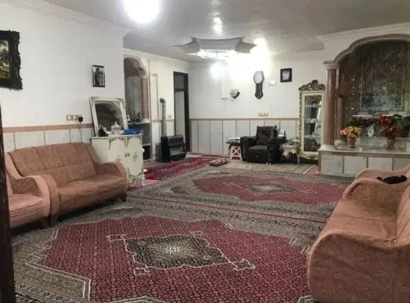 ویلایی مناسب سرمایه گذاری و سکونت واقع درگرمسار