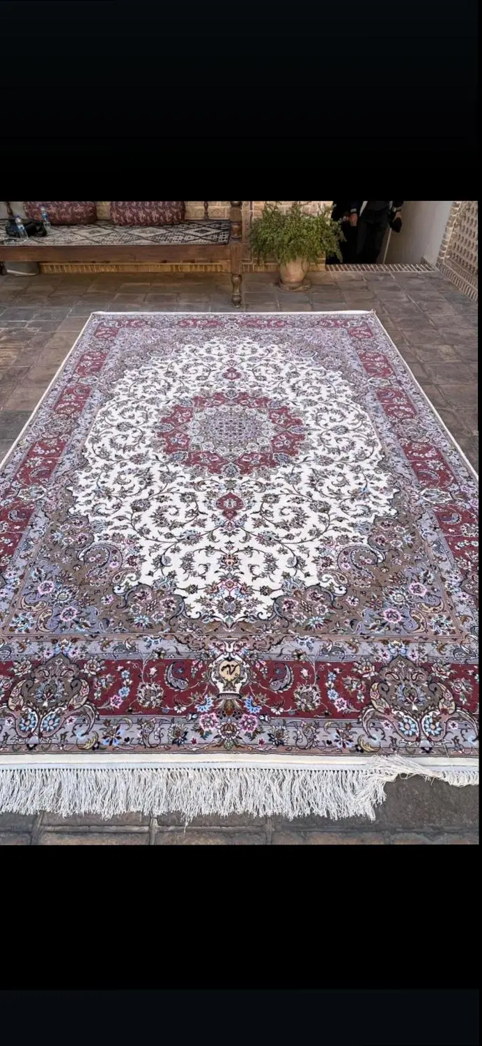 مغازه ابتدای بازار زرگرها