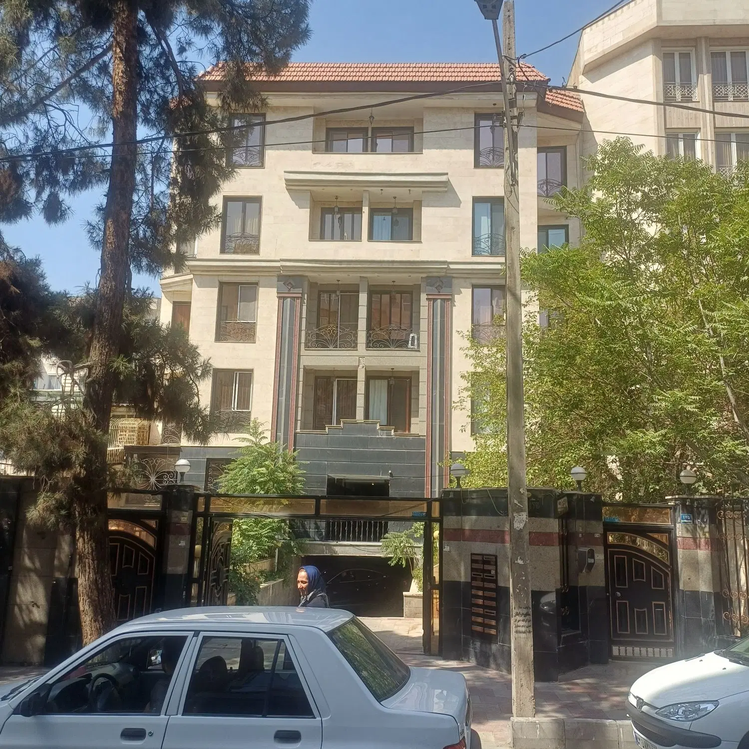 پاسداران گلستان پنجم دو خواب ۸۰ متری رهن و اجاره