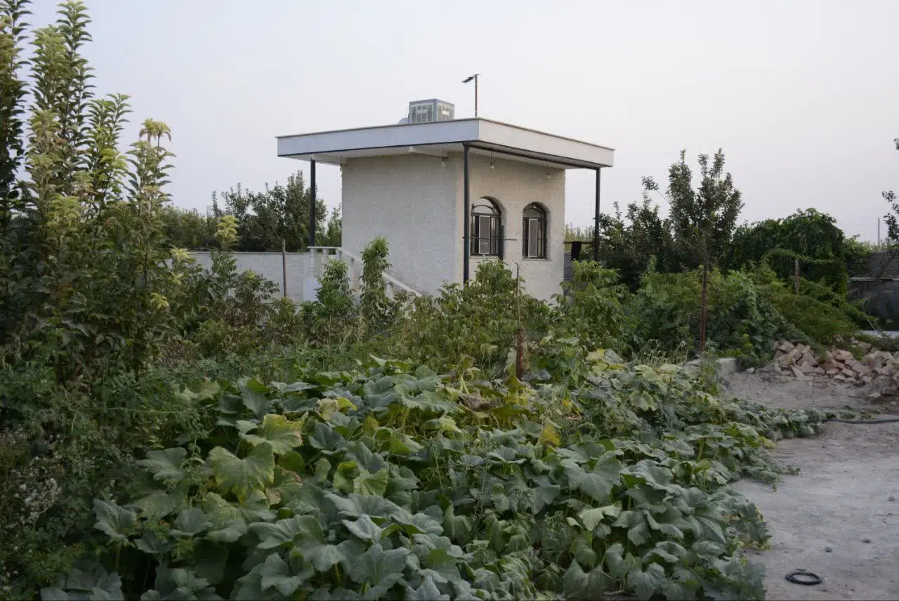 یک مجموعه کشاورزی صنعتی و سوله