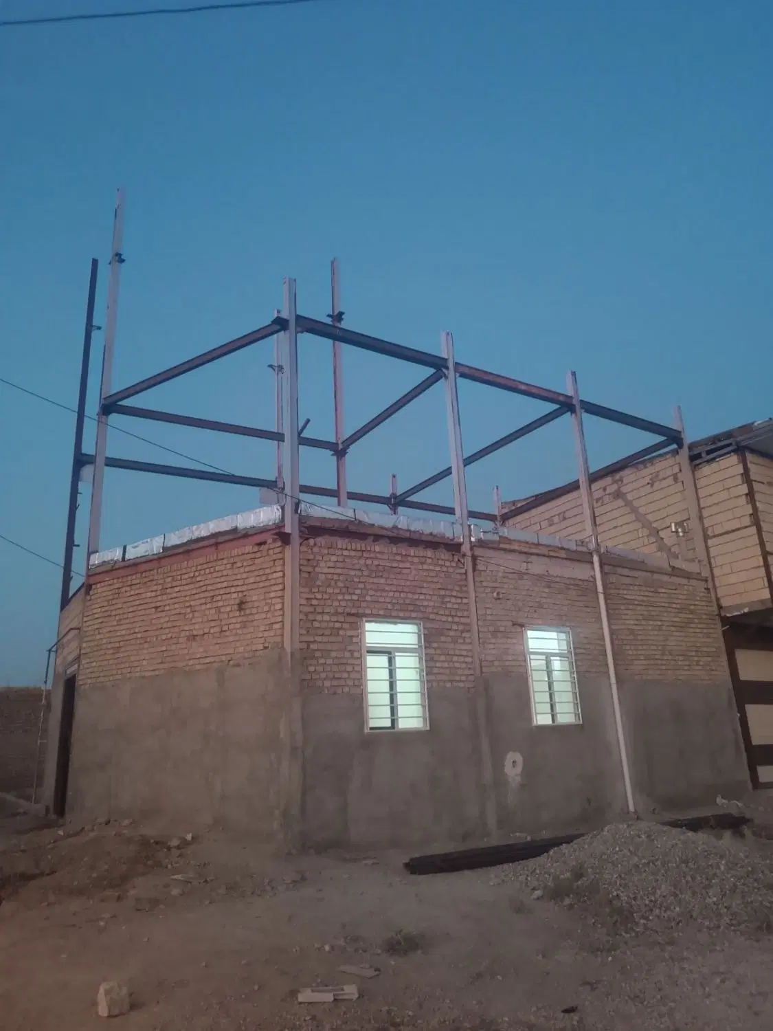 حیاط کوهانی ،شعبان۱۲۰متری ۷۵ متری.املاک زمانیان