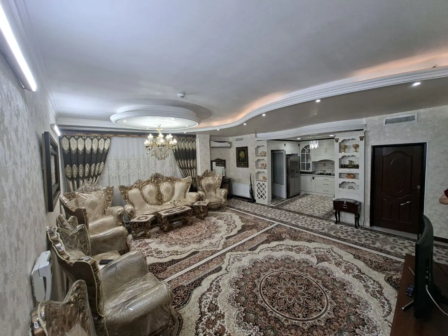 هرکه دید پسندید