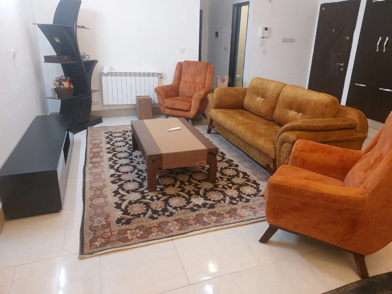 آپارتمان خط اول سرخ رود