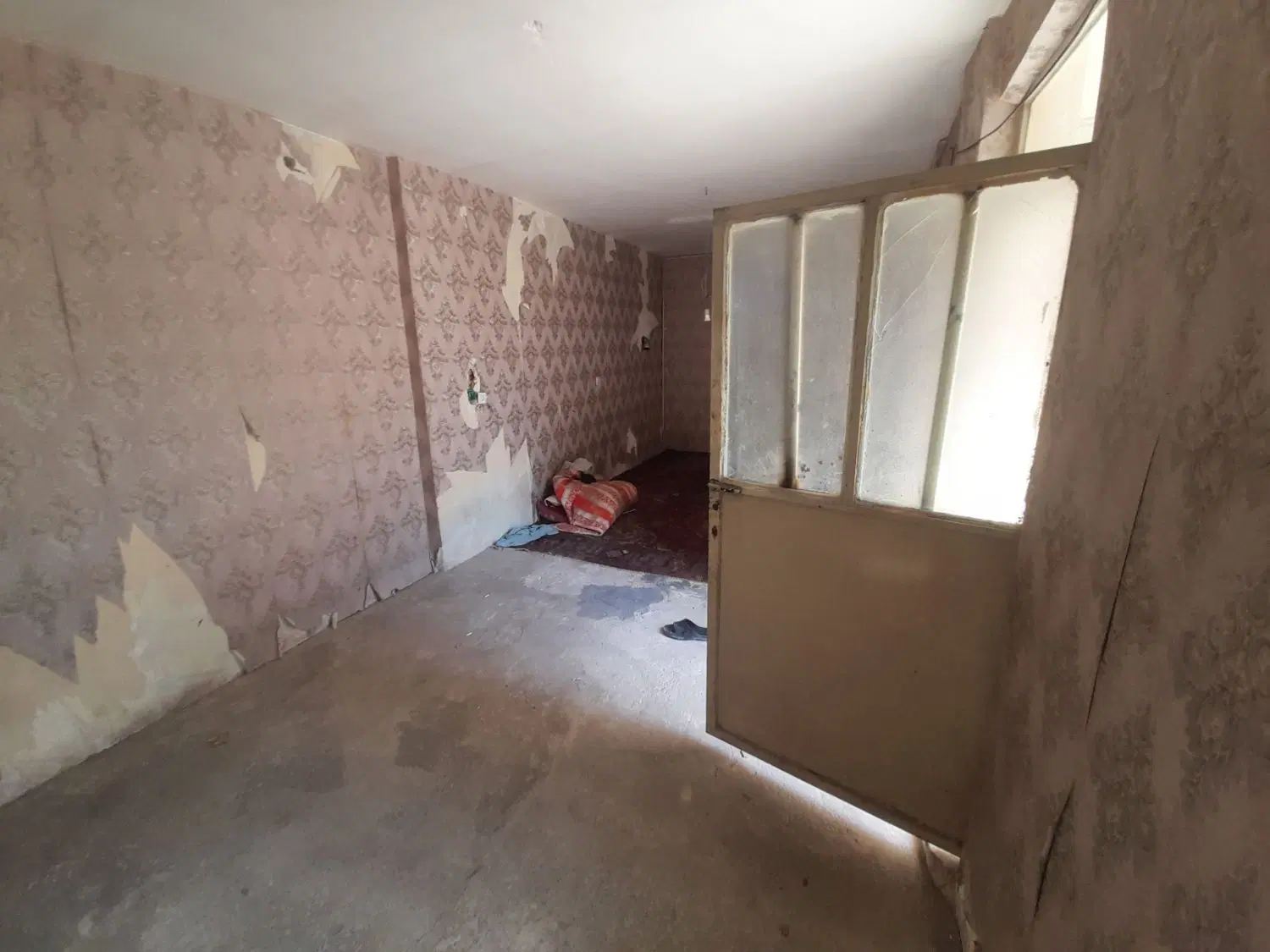 یه منزل کلنگی مسکونی داری تمام انشعابات