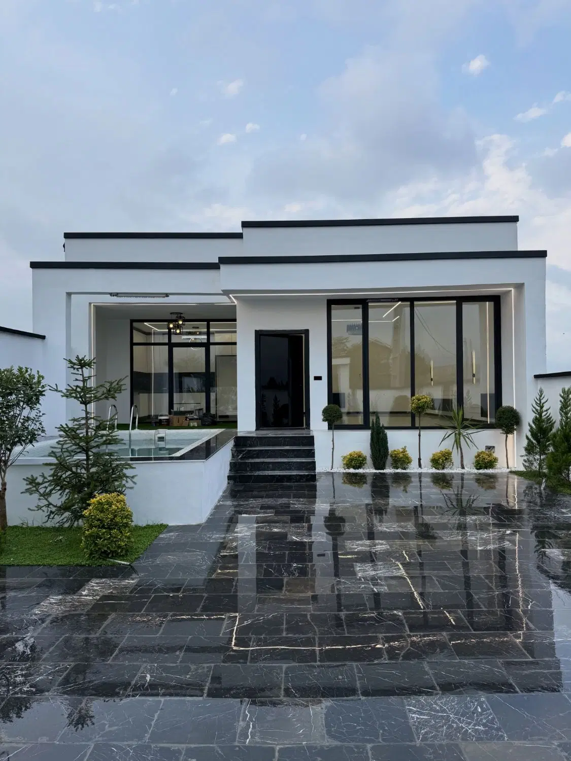 ویلا استخردار ۳۰۰ متری سنددار