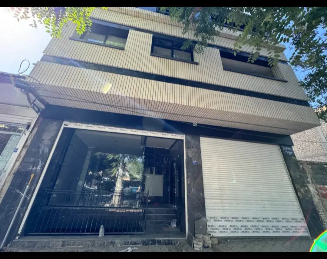 فروش مغازه تجاری و منزل مسکونی