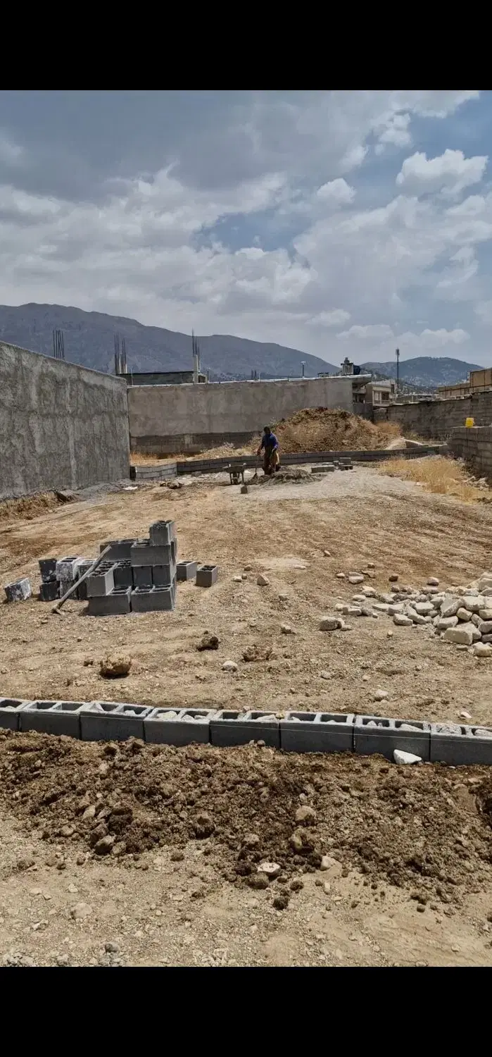 فروش زمین  ۲۲۸ متر  بین دوجاده اصفهان مادوان