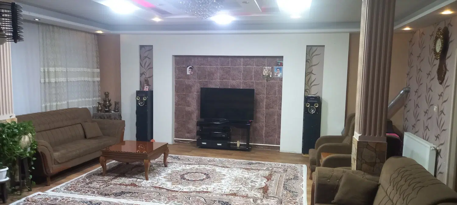 اپارتمان ۹۳واقع خیابان طالقانی