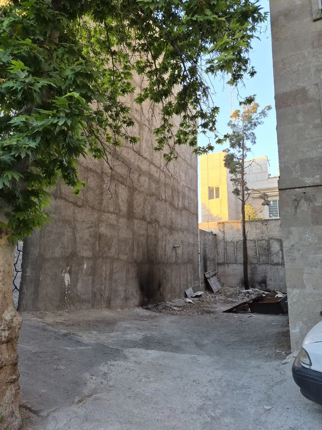 زمین به متراژ 140متر با کاربری مسکونی
