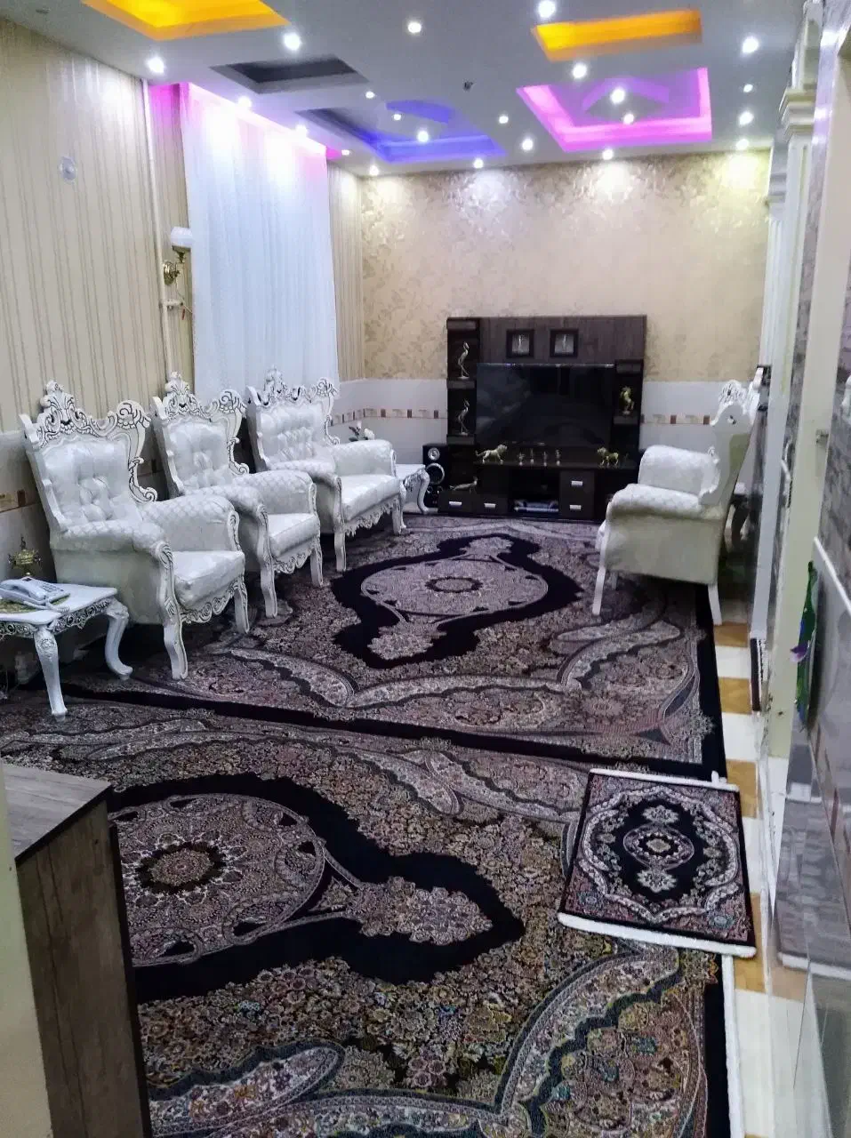 فروش منزل 72 متری نیم طبقه اول از ساختمان سه طبقه