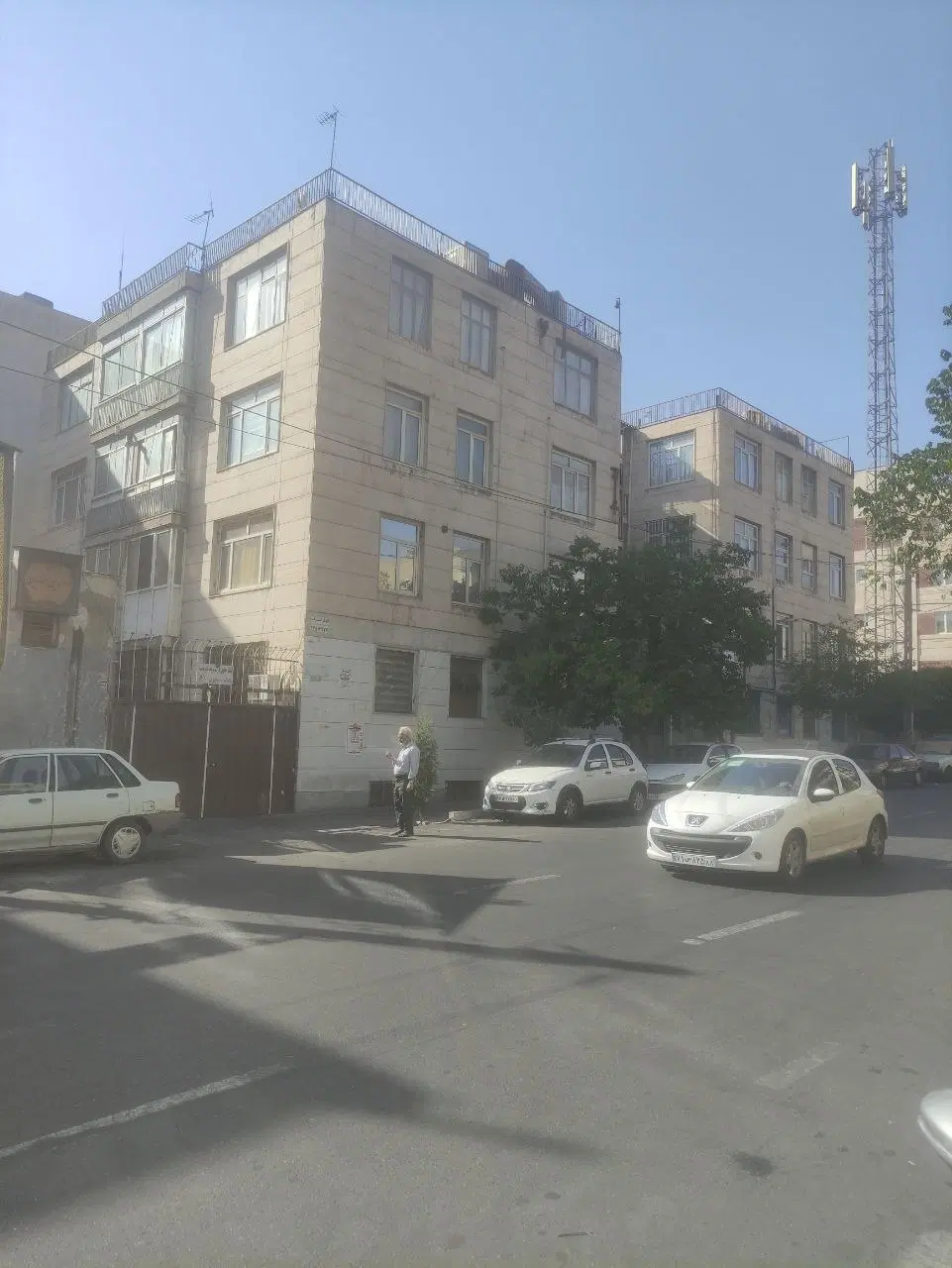 ۸۲ متر _موقعیت ادری_۳ خواب