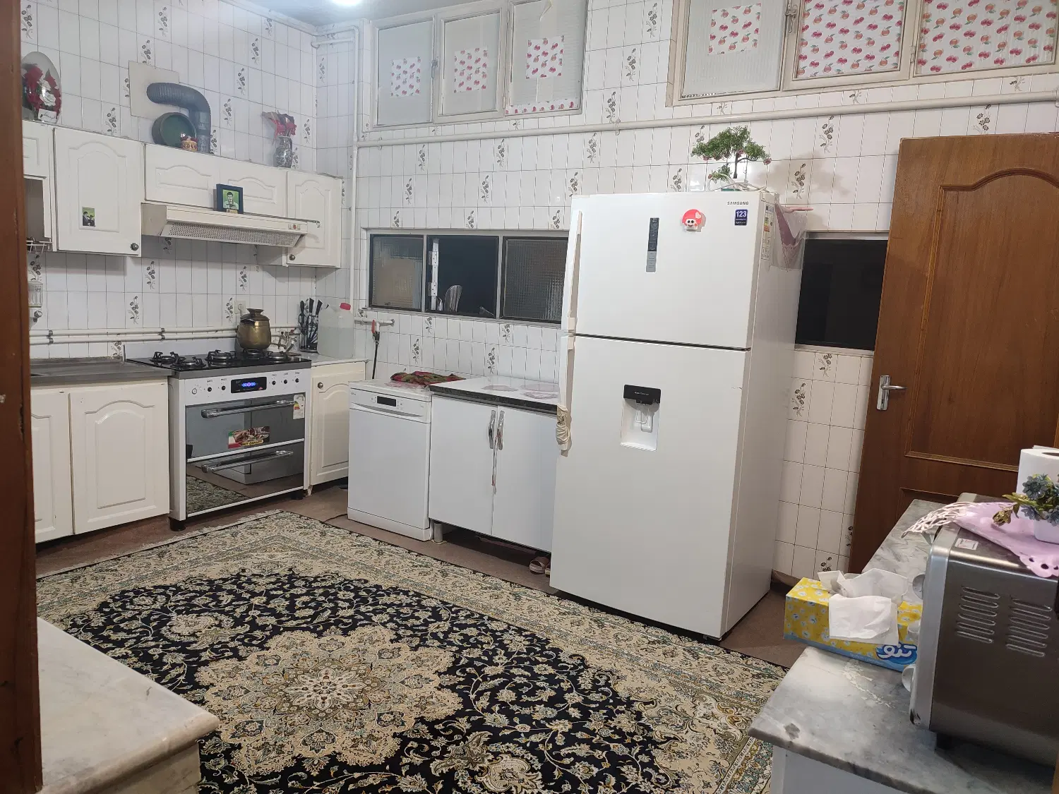 واحد تمیز و دلباز