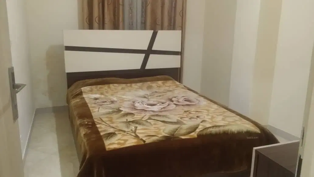 واحد ۸۰ متری دو خواب فول امکانات پشت سیتی سنتر
