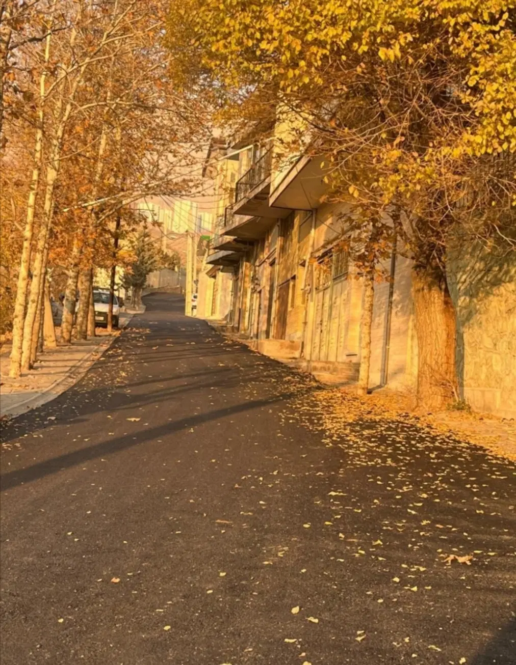خانه کلنگی رودهن مرکز شهر رودهن