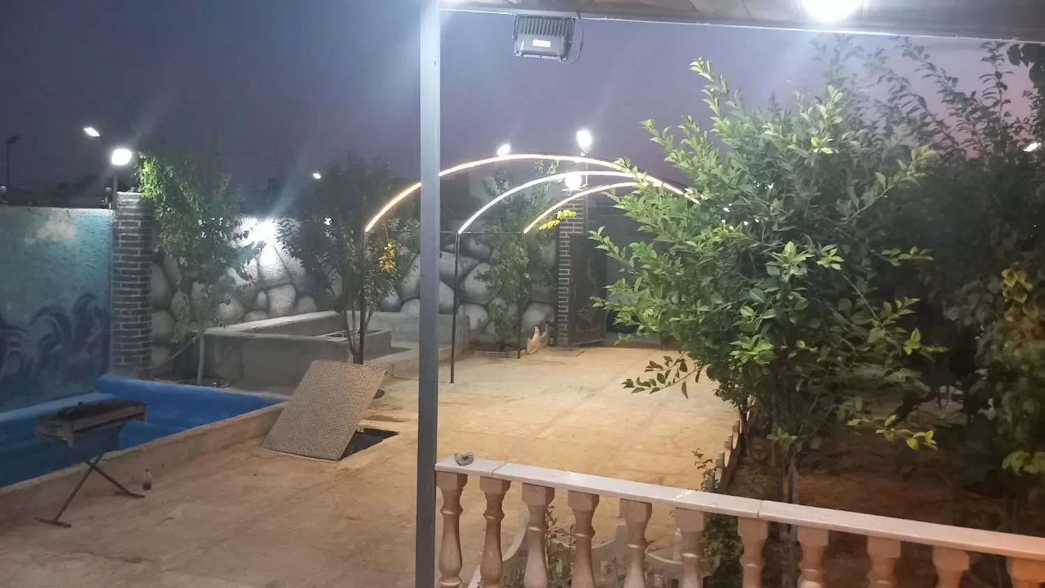 باغچه ویلا 225متری لوکس