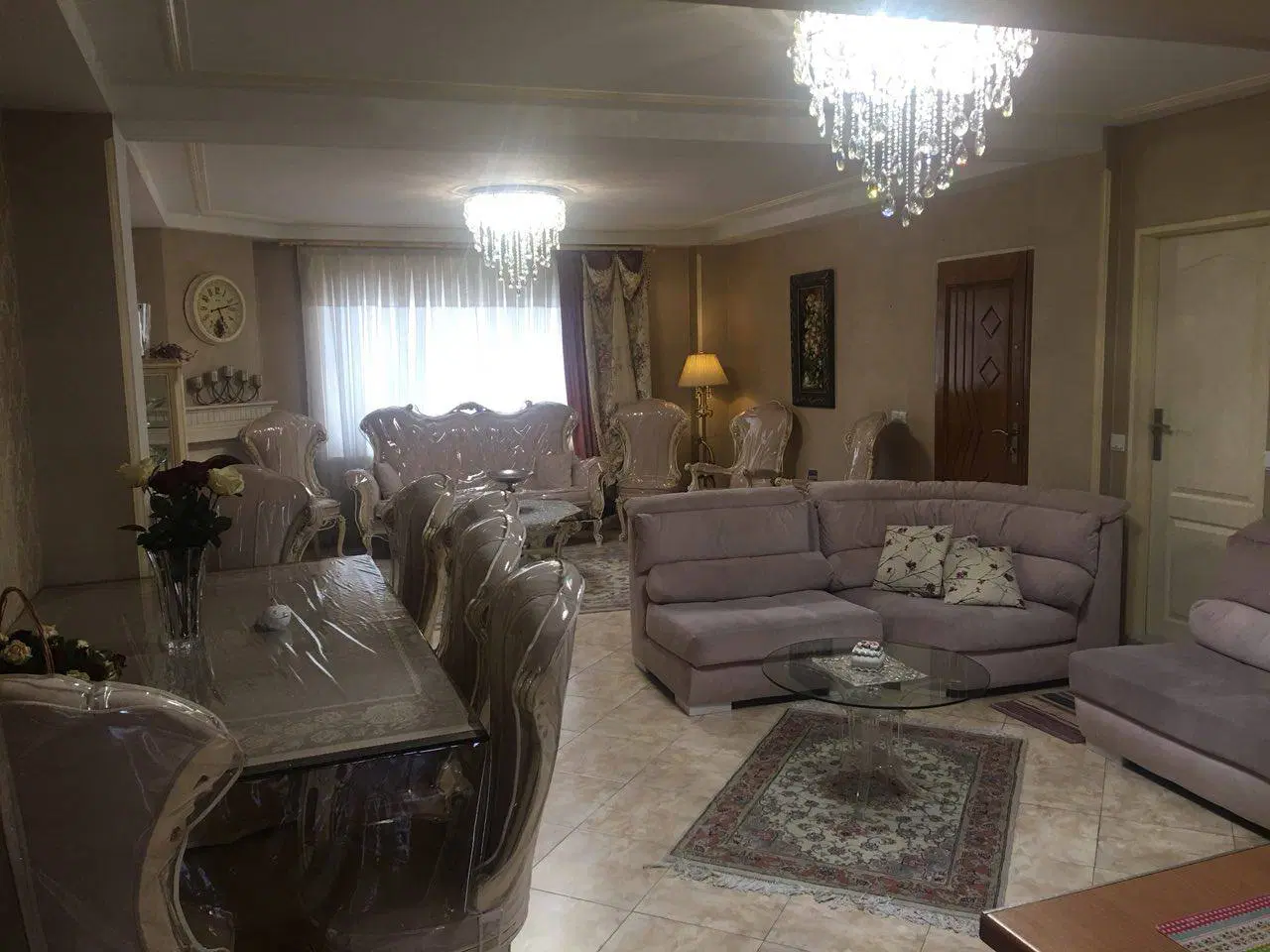 ۸۱ متری طبقه سوم_ ۲ خواب _ پارکینگ _ انباری