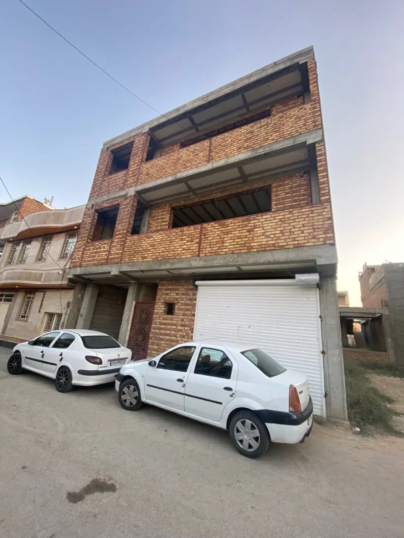 مسکونی نیمه کاره سراه شهریار پشت مارمیشو