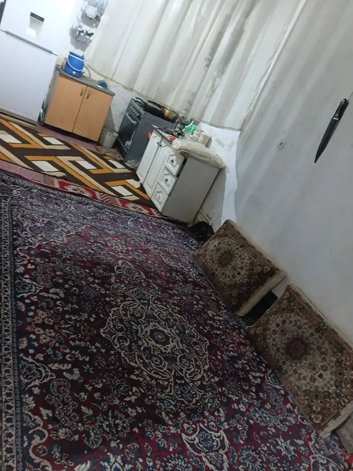 حیاط اخمقیه