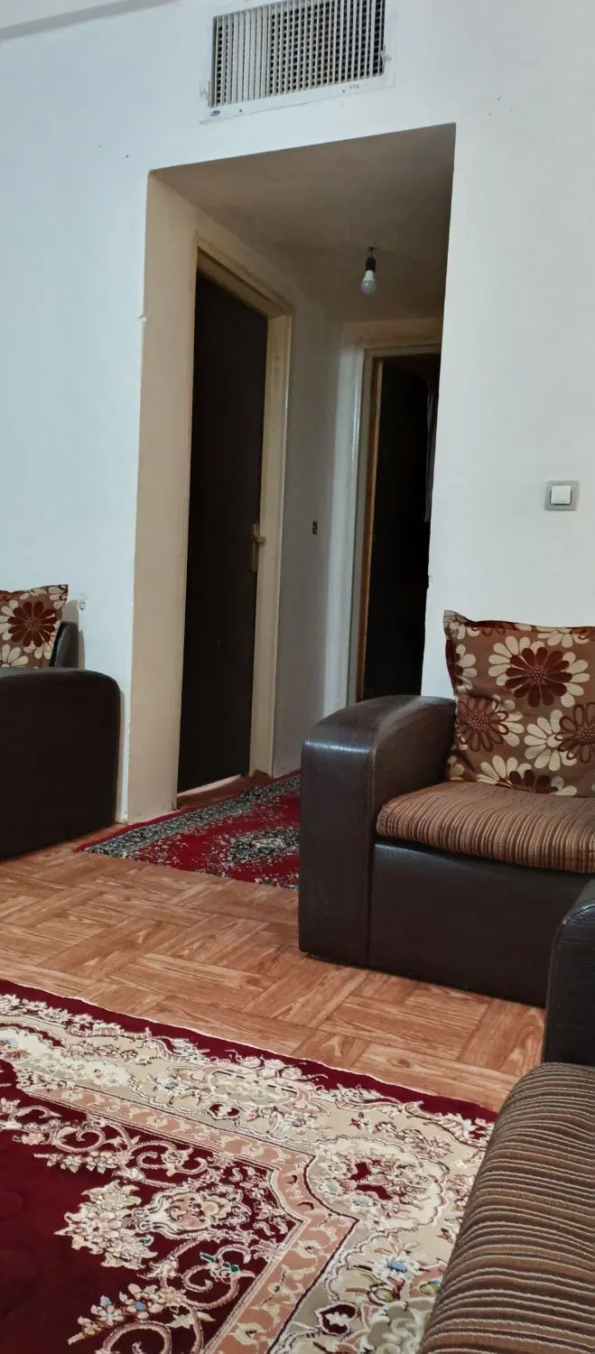 واحد آپارتمان فروشی.تمام توضیحات رو دادم