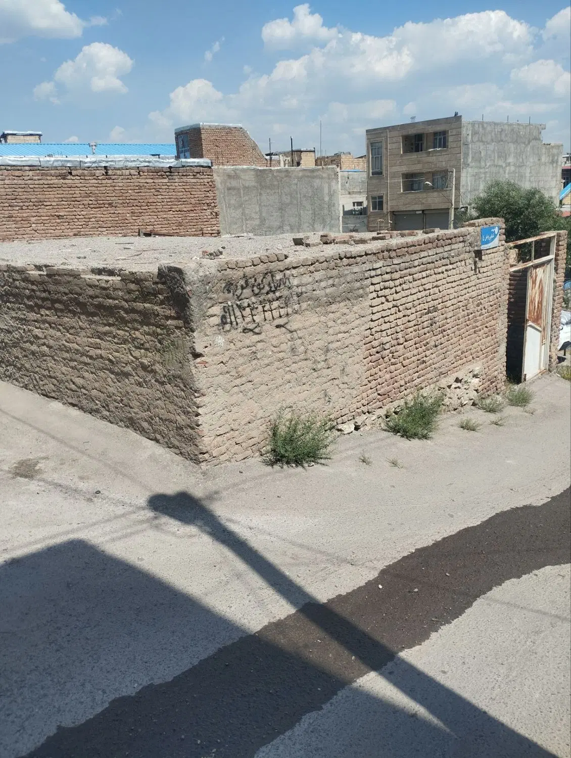 ساختمان نیمه کاره در میکائیل آباد