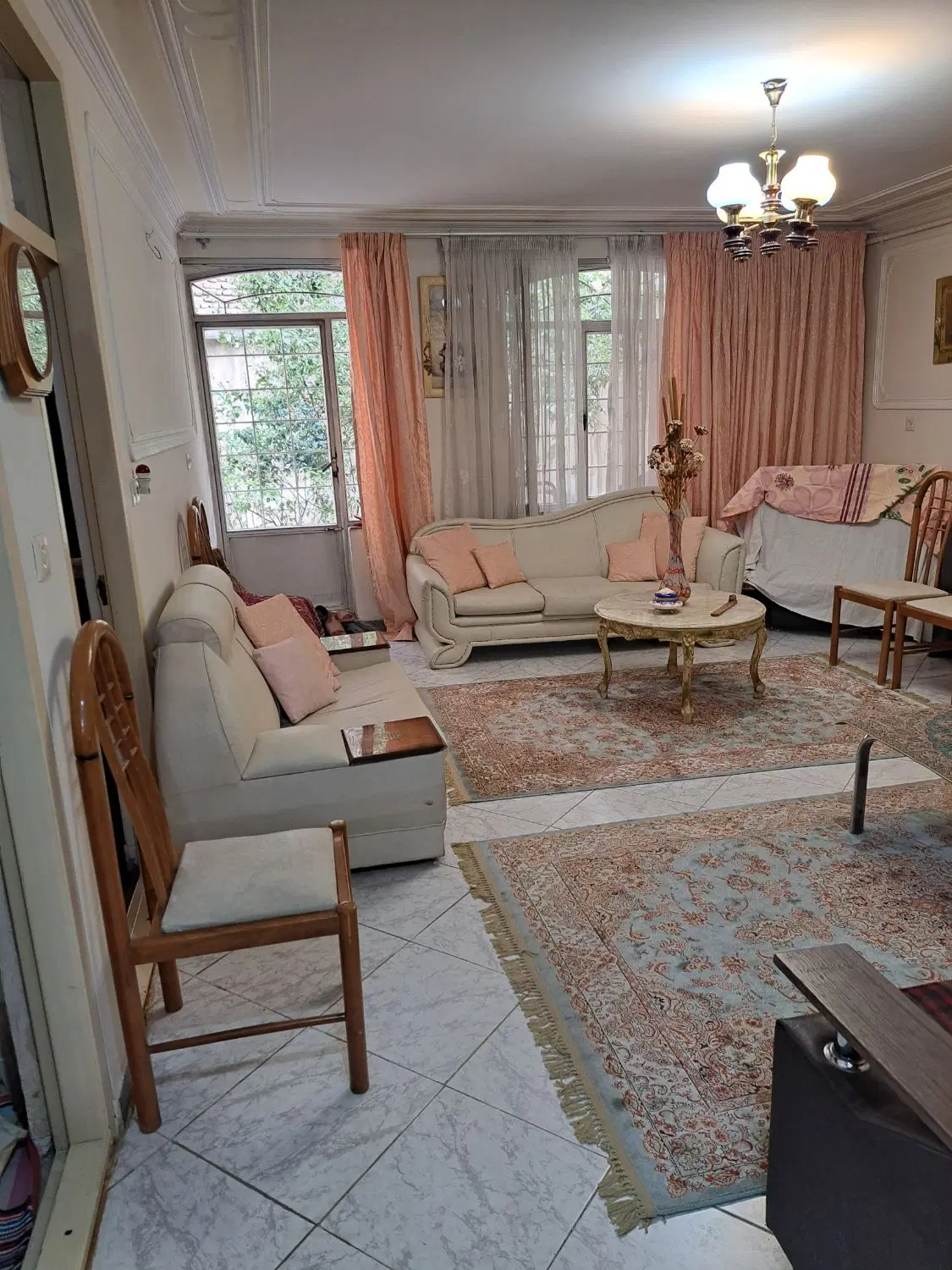 اجاره واحد مسکونی حیاط دار