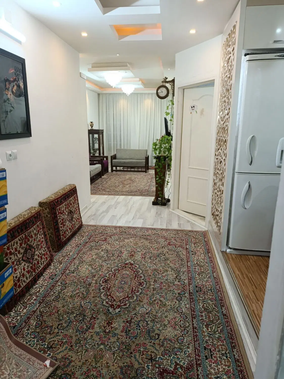 آپارتمان سعدی وسط