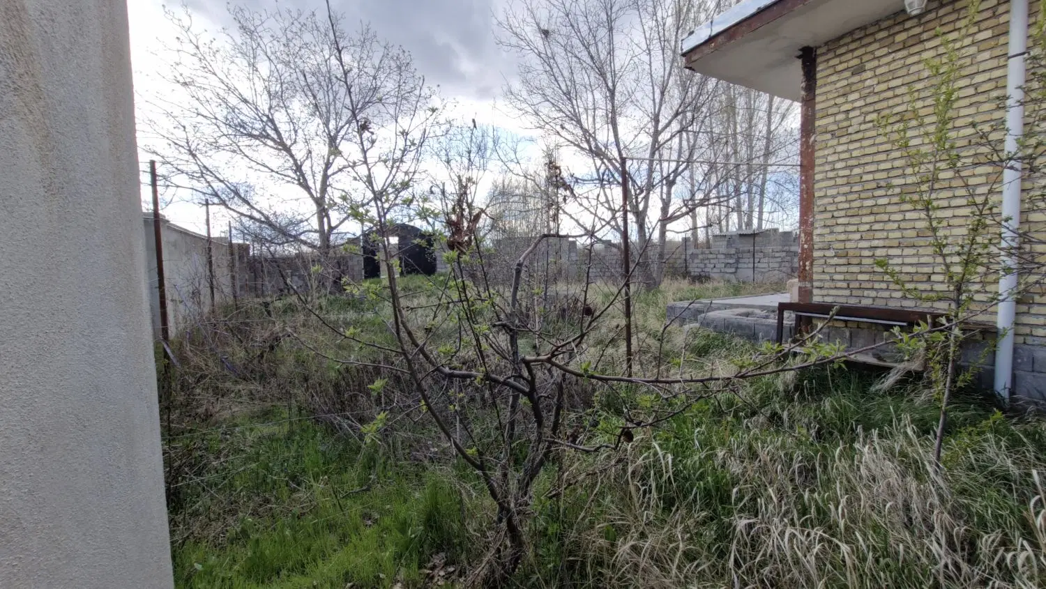 ۵۰۰متر باغچه ویلای بر آسفالت گاز دار