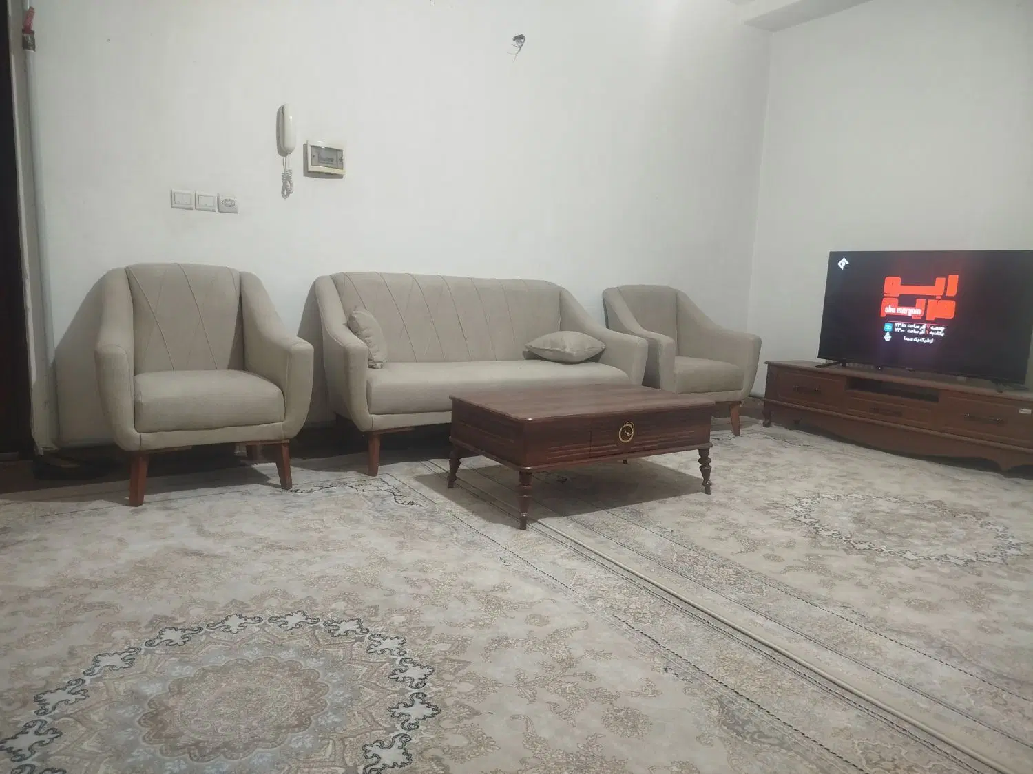فروش خانه ویلایی و ۳۰ متر تجاری