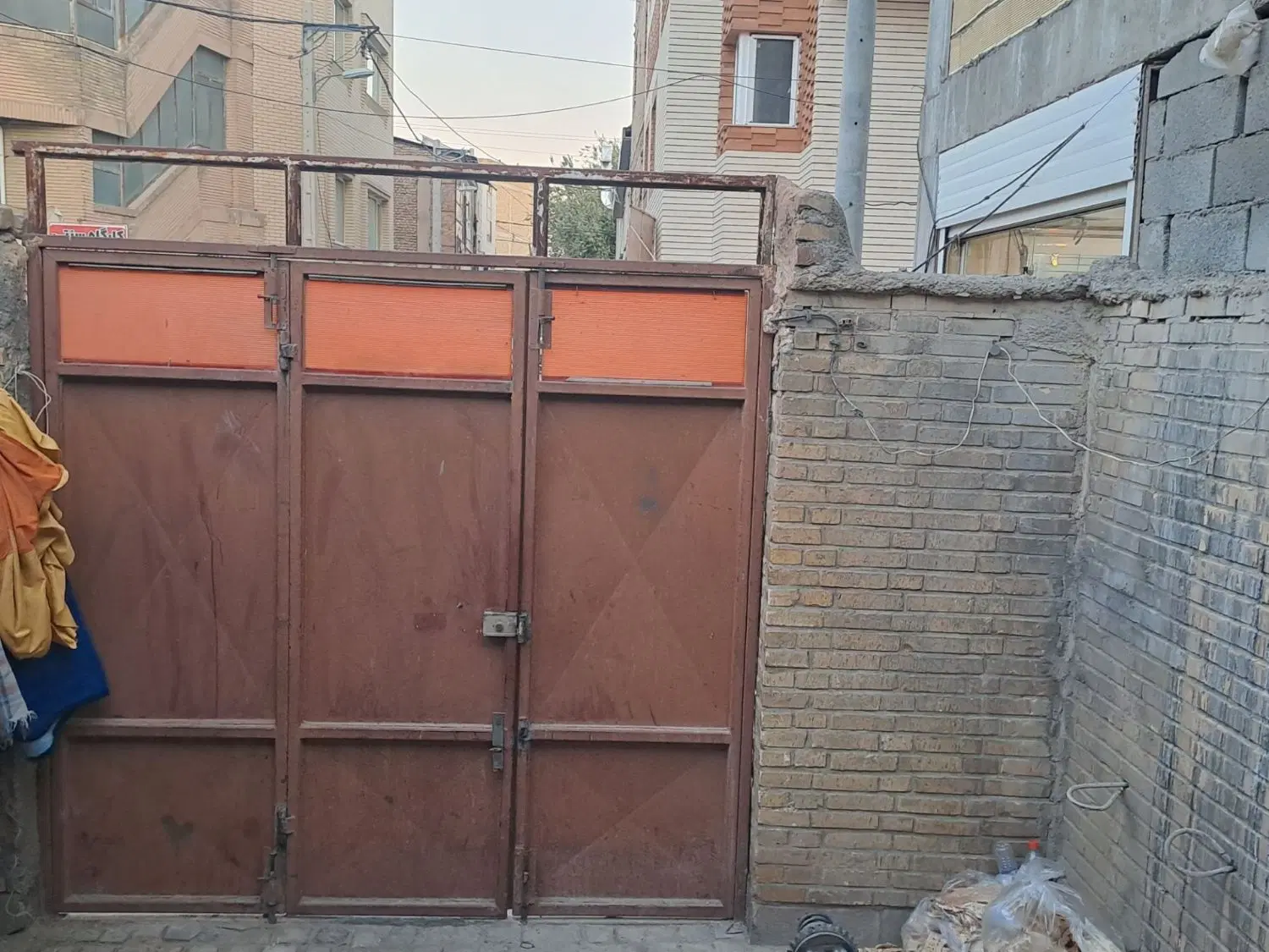 مزایده یک باب منزل مسکونی ویلایی