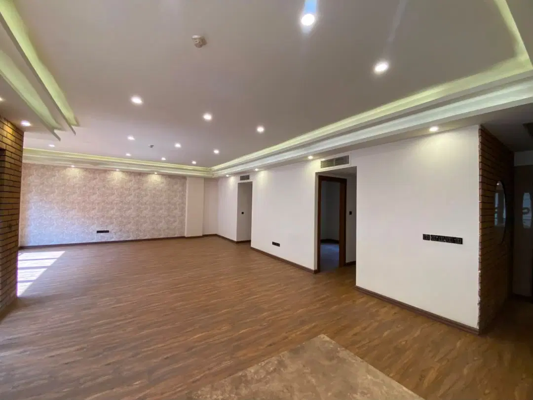 پونک _اداری و تجاری _230متر _تاپ لوکیشن