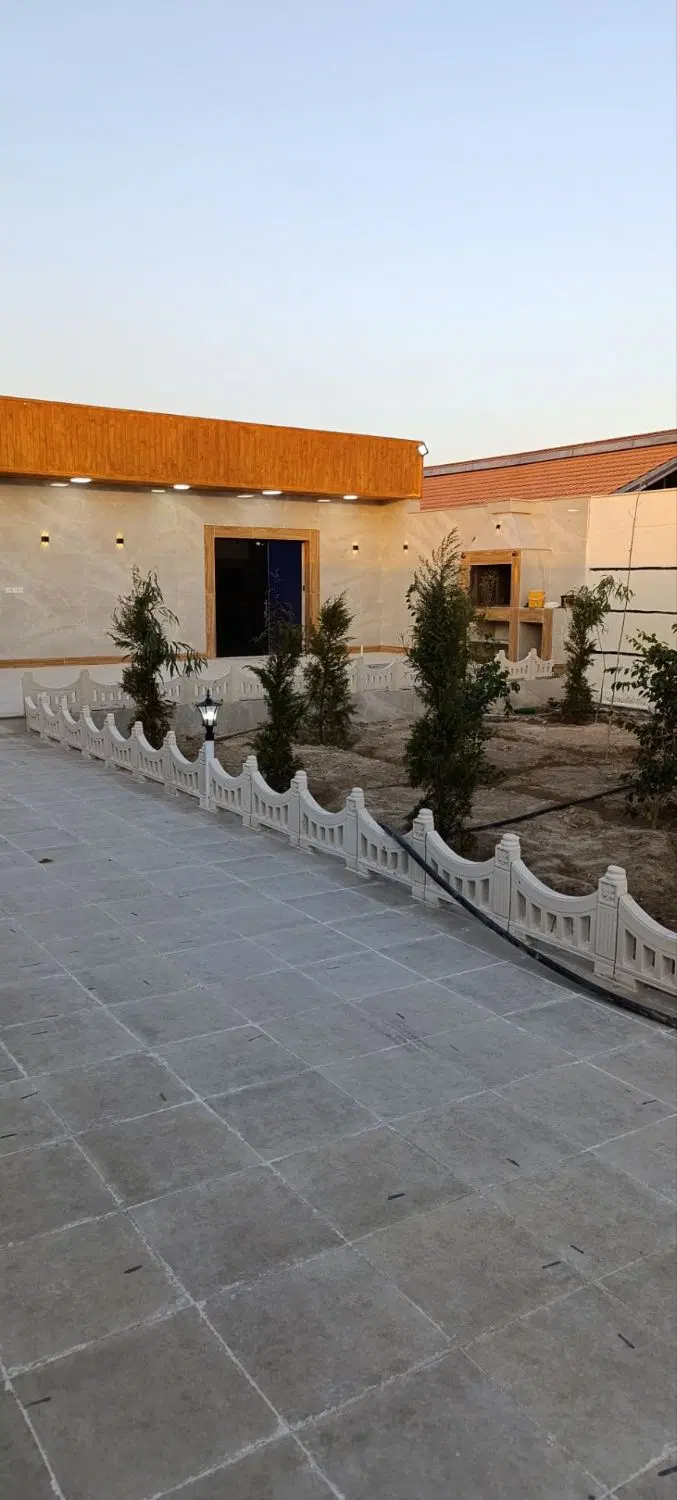 باغ ۵۰۰ متری استخر سرپوشیده