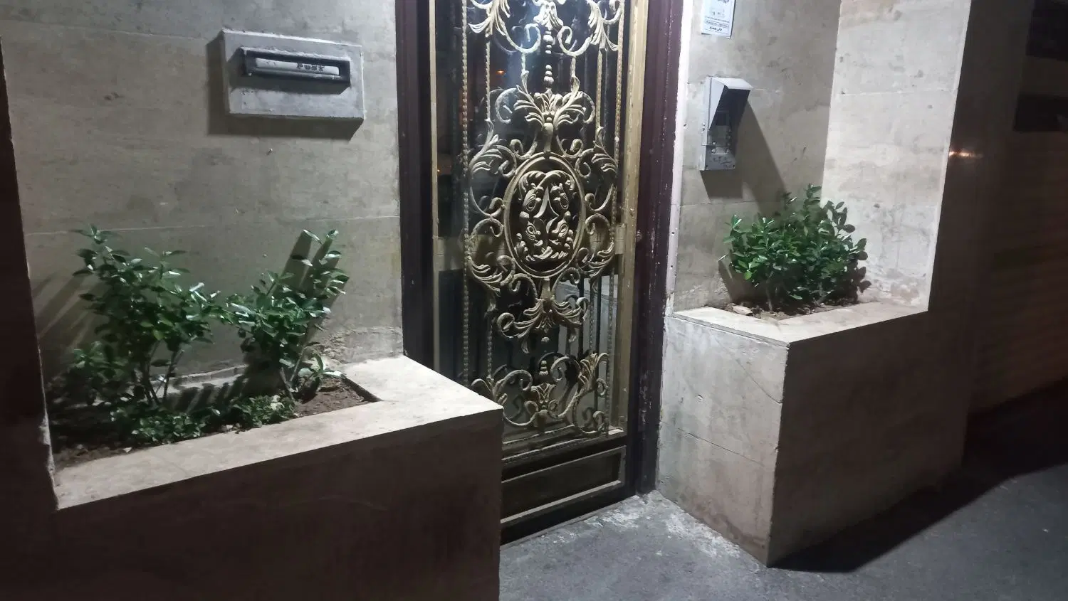خانه حیاط دار ۱۱۰ متر
