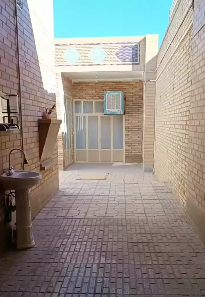 فروش منزل مسکونی و مغازه تجاری در جوزدان نجف اباد