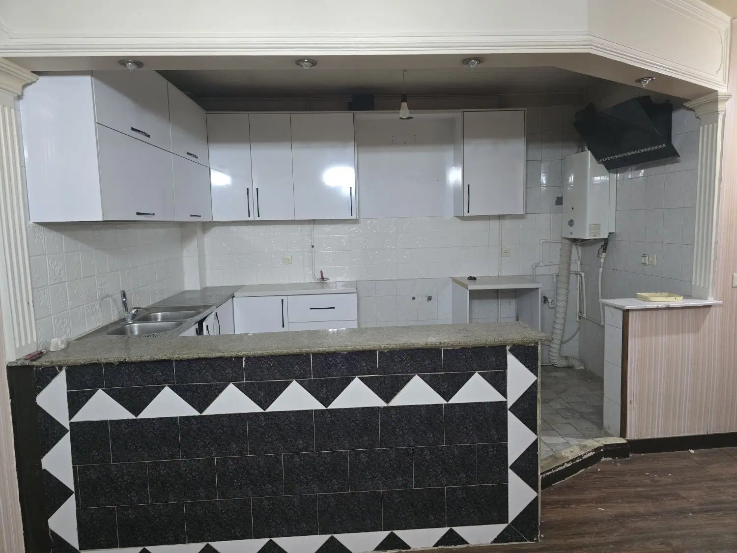 اجاره آپارتمان ۸۰ متری خیابان کاوه حصارک بالا