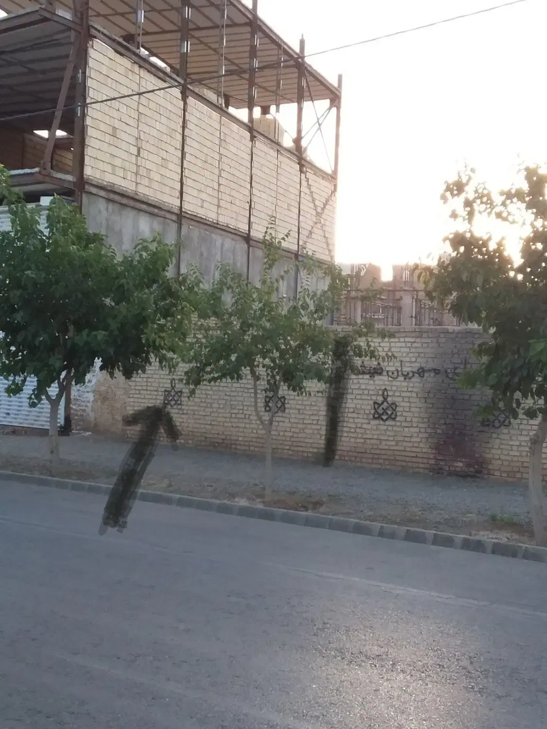 زمین در حاشیه بلوار جهاد، سند ششدانگ دور دیوار