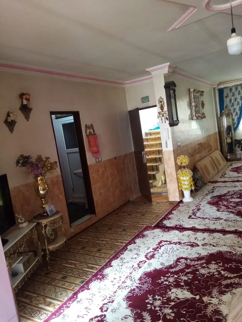 فروش آپارتمان سه طبقه تک واحدی