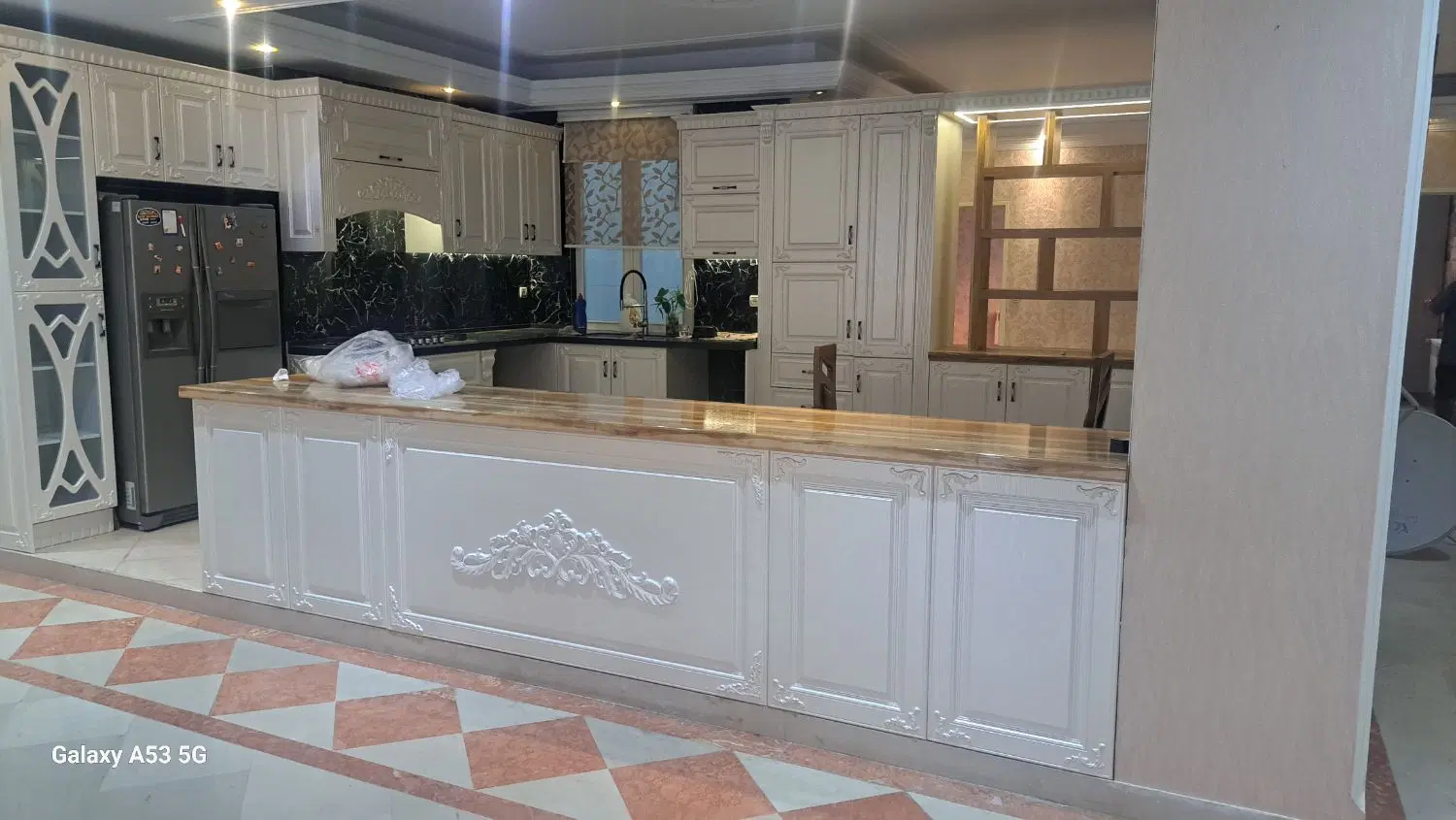 آپارتمان ۳۰۰متری شخصی
