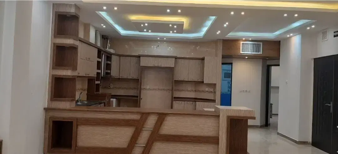 پاسداران کوی صبا ۱۲۰ متر دو خوابه شیک مستر دار