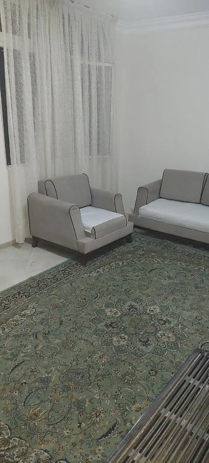 ساختمان ۳ طبقه مستقل