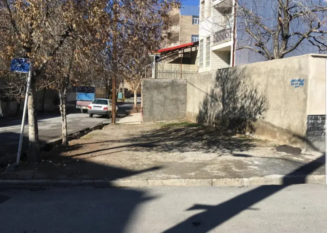 زمین دو بر 47متر و ۳۰ سانتی متر کاربری مسکونی