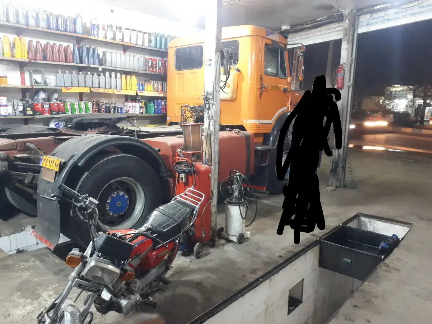 مغازه جفت چاله به متراژ 70متر به اجاره داده میشود