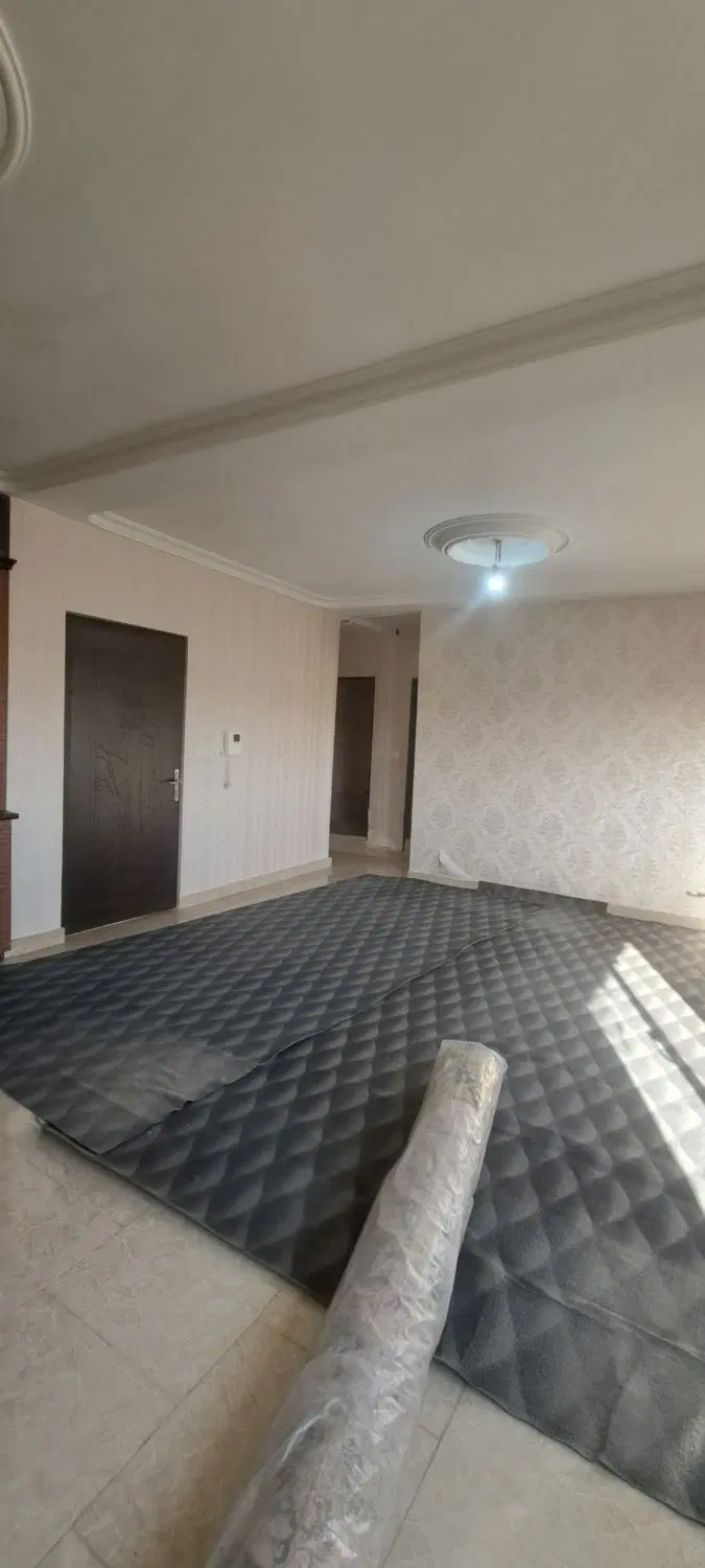 فروش آپارتمان ۹۰ متری طبقه دوم