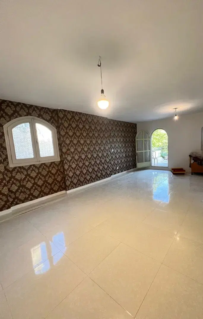 ۱۴۰ متر ۳ خواب دربند روبرو کاخ
