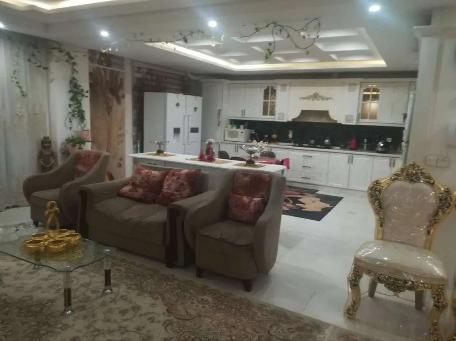 آپارتمان  تک واحدی سه خواب