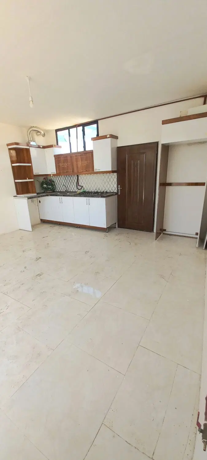 آپارتمان ۱۱۰ متری ۴۰ متر بنا با انشعابات سقف سنگین