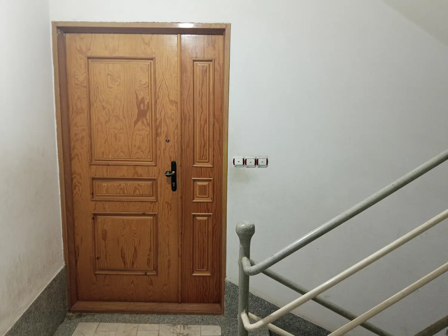 آپارتمان مسکونی تک‌ واحدی