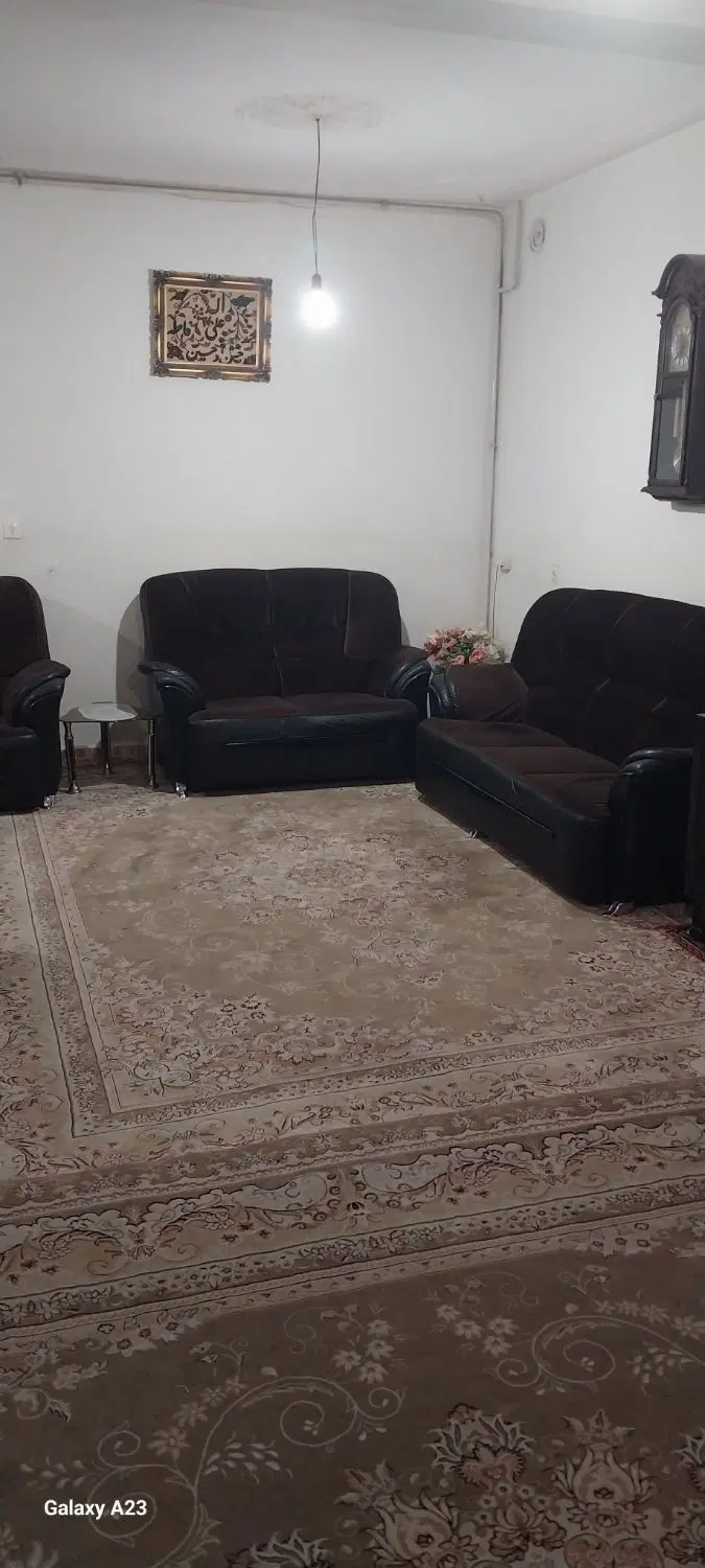 فروش  یک باب ملک مسکونی